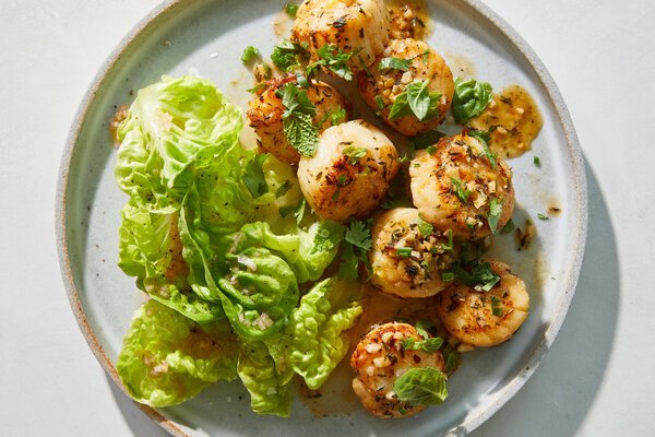 Scallops with Lemon Herb Sauce